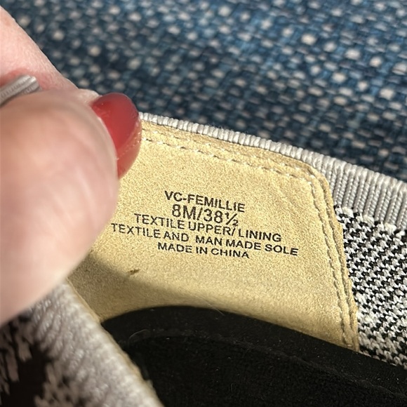 VINCE CAMUTO Femils Knit Cap Toe Flat sz 8 - Picture 6 of 6